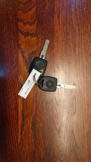 Včera se u nás za lékárnou našly klíče od auta. Pokud někomu chybí nechť se pro ně k nám do lékárny Anenská, Pionýrů 2242,...